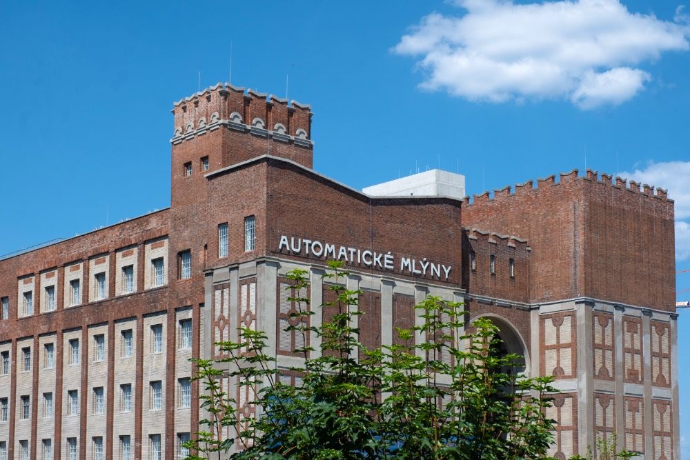 Automatické mlýny v Pardubicích dočasně zavřeny, 21. června startuje výstava Anny Zemánkové
