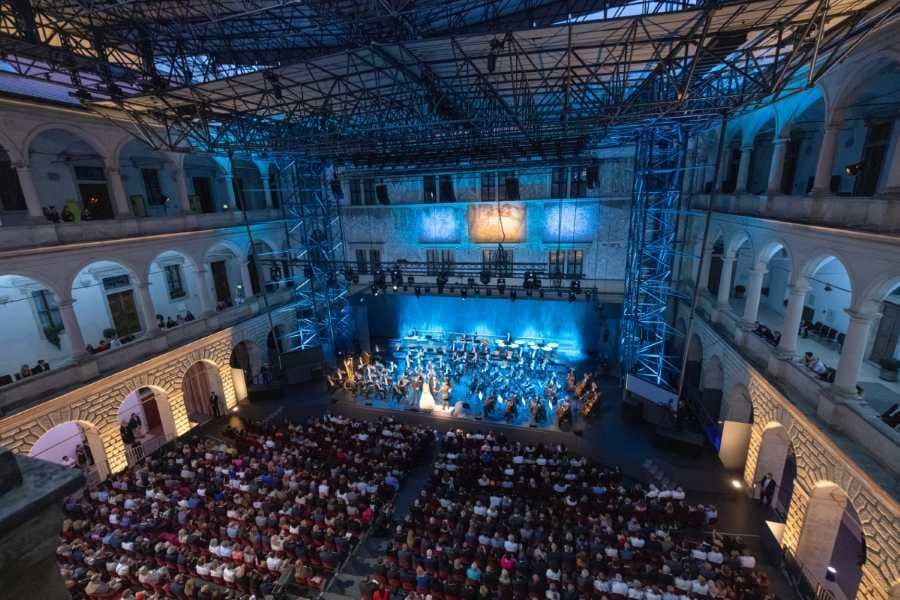 obrázek: Pardubicko v rytmu letních kulturních festivalů: Smetanova Litomyšl, ZZ Top i Hrady CZ