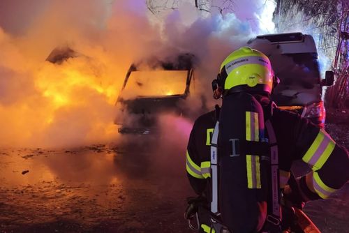 obrázek:Větrný Štědrý den, 27 zásahů, čtyři auta v plamenech