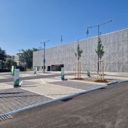 Academy Park: Největší parkovací dům v Brně s 606 místy a zelenou terasou