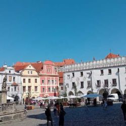 Český Krumlov omezuje vjezd aut do centra