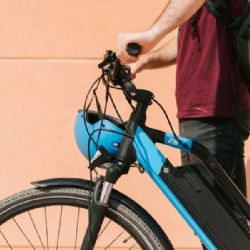 Elektrokola dobývají Žďárské vrchy: Vysočina láká cyklisty