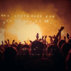 Festival pod zámkem: Stand-up, rock a DJ show!