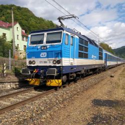 Krádež kabelů způsobila hodinová zpoždění vlaků mezi Prahou a Českou Třebovou