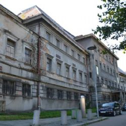 Miliardová Akce Lázně pod drobnohledem. Chybí povolení, cena roste a zakázky budí otázky