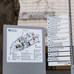 Nový orientační systém v pelhřimovské nemocnici usnadní cestu pacientům