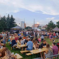 O víkendu nabídne Raven Fest přes 20 piv, devět kapel i prohlídky pivovaru