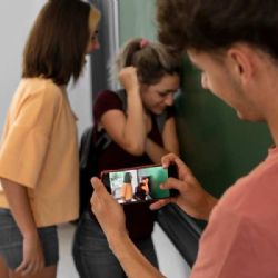 Rychlá pomoc školám: AISIS nabízí online konzultaci do 24 hodin