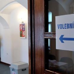 Souboj o radnice začíná. Strany v Plzeňském kraji finišují s kandidátkami