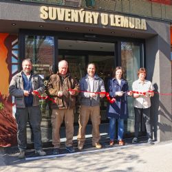 Suvenýry u lemura v novém. Oblíbená prodejna v ZOO prošla proměnou