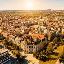 Tropický víkend vrcholí. Teploty dosáhnou 37 °C, v pondělí dorazí ochlazení