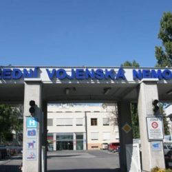Vojenské nemocnice řeší rostoucí zájem o službu, ministerstvo chce posílit kapacity zdravotních prohlídek