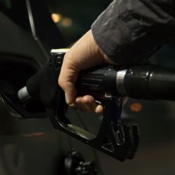 Stát má strategické zásoby ropy téměř na 90 dní. Aktivovat se je nyní nechystá