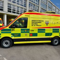 Pražská záchranka pokračuje v obměně sanitek. Převzala dalších 25 kompaktních Crafterů