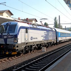 Vedra až 39 stupňů mohou zkomplikovat cestování vlakem, upozorňují České dráhy