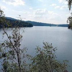 Povodí Vltavy prověřuje u Lipna desítky nepovolených výpustí. Kontroly budou pokračovat i v létě