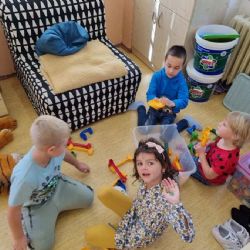 Rakovník plánuje novou čtyřpodlažní budovu školních družin v parku