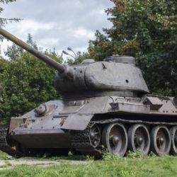 Souboj vojenské techniky ve Vojenském muzeu Králíky: Tatra 805 vs T 34